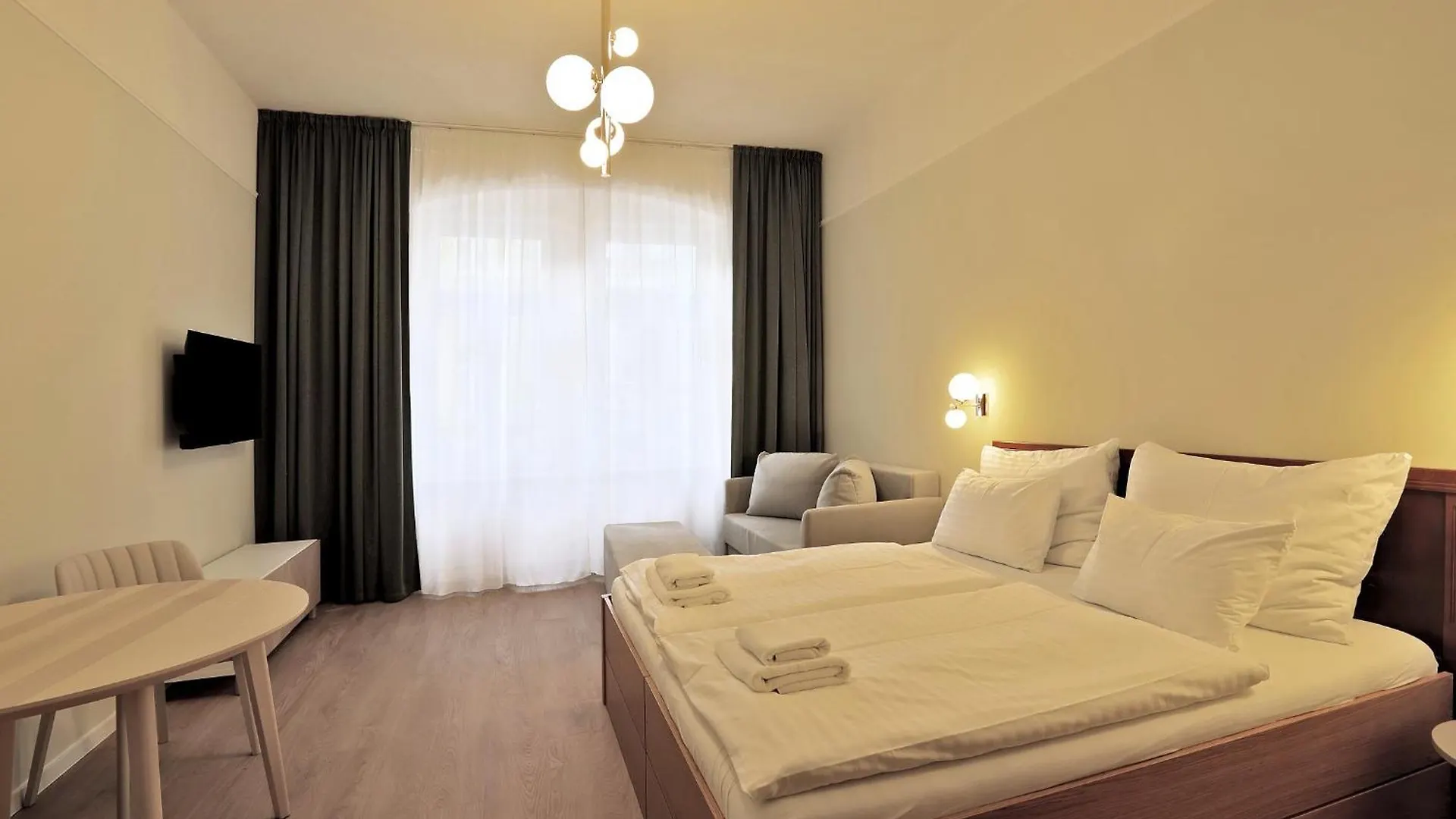 Hotel Kavalerie Karlovy Vary 3*,