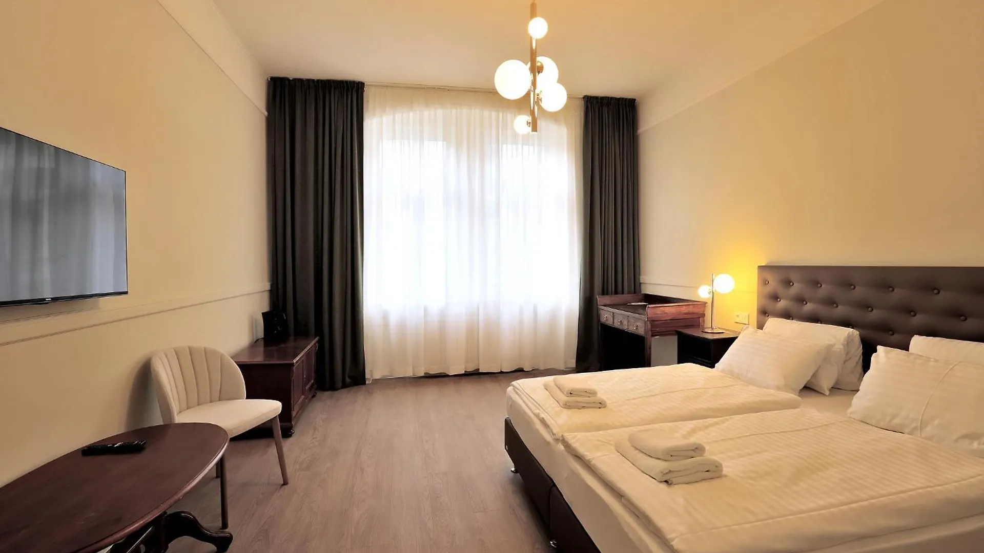 Hotel Kavalerie Karlovy Vary 3*,  Česká republika